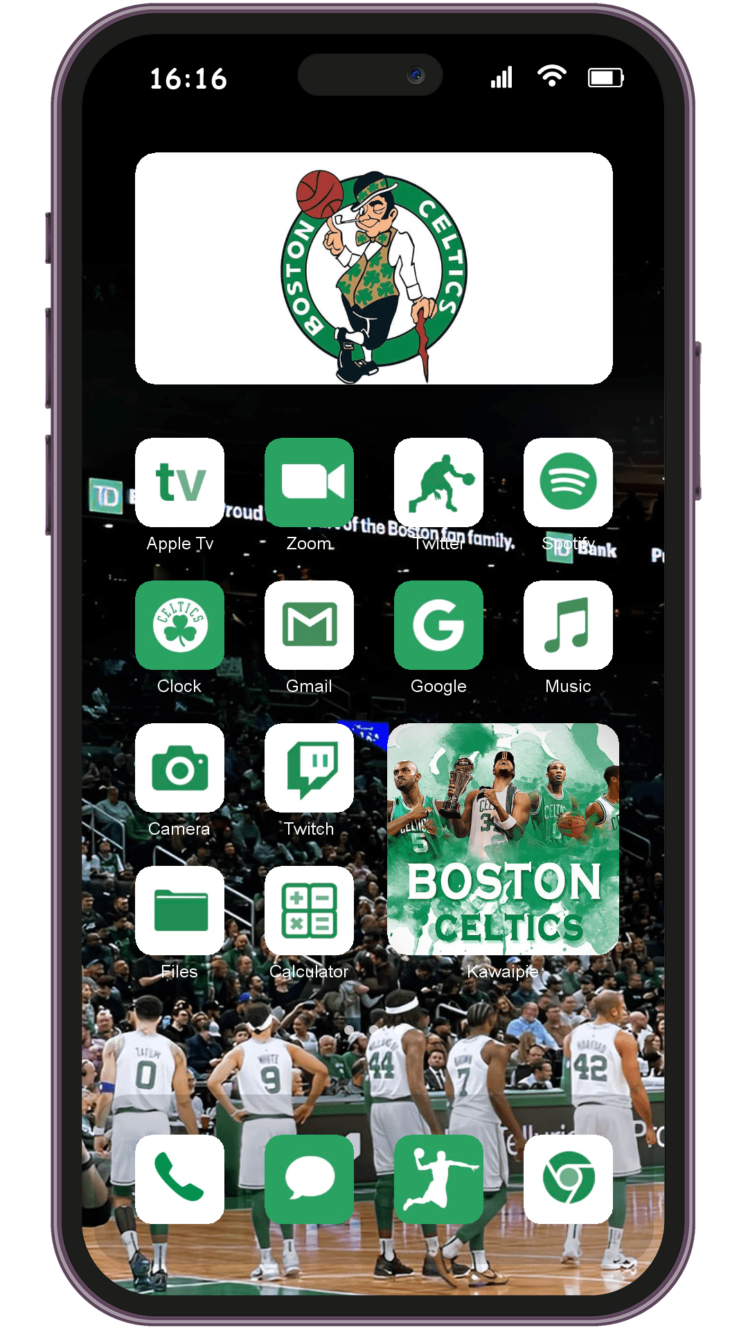 Boston Celtics theme pack applied on smartphone home screen
