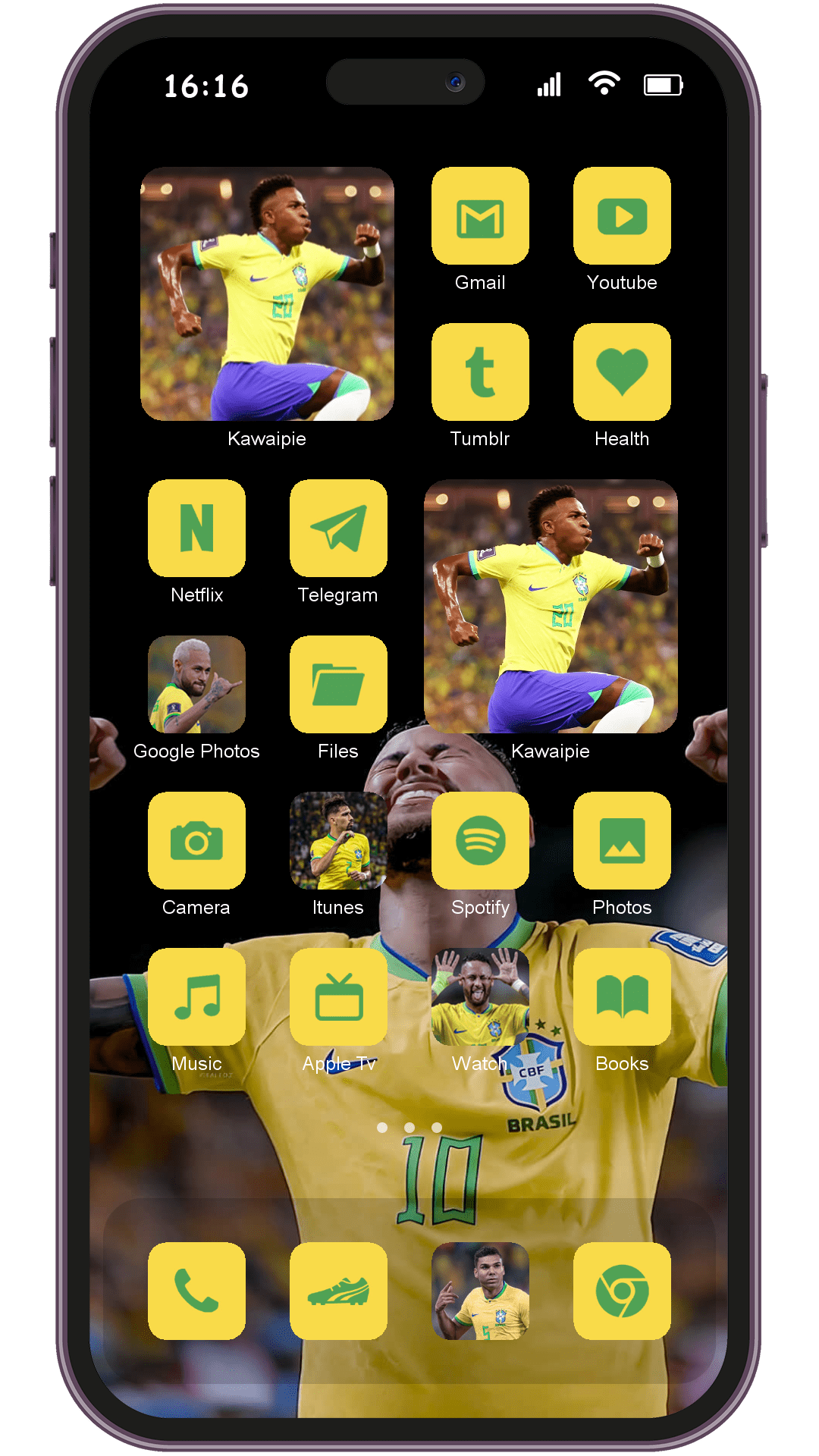 Brazil National Football Team theme pack installed on phone home screen