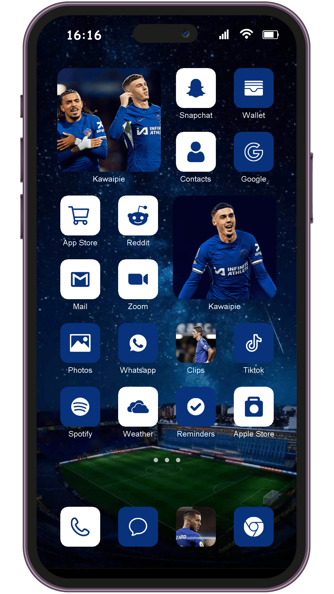 Football Chelsea theme pack installed on phone home screen